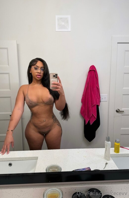 Indeasha nude photo 9