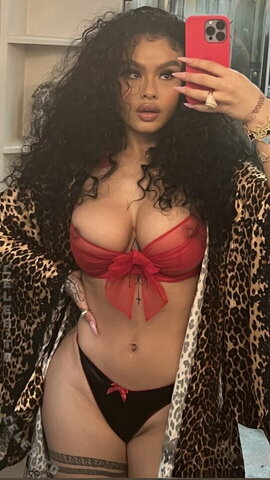 India Love nude photo 21
