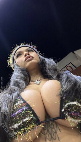 India Love nude photo 18
