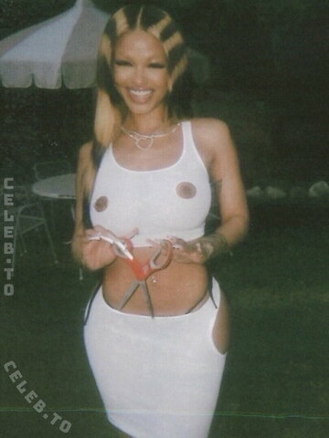 India Love nude photo 15