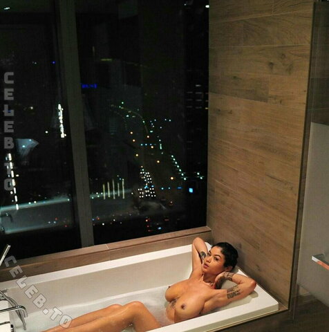 India Love nude photo 6