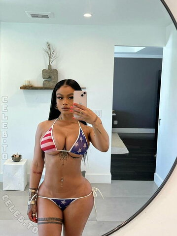 India Love nude photo 5