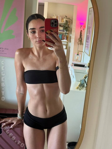 Indiana Massara nude photo 11