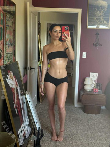 Indiana Massara nude photo 12
