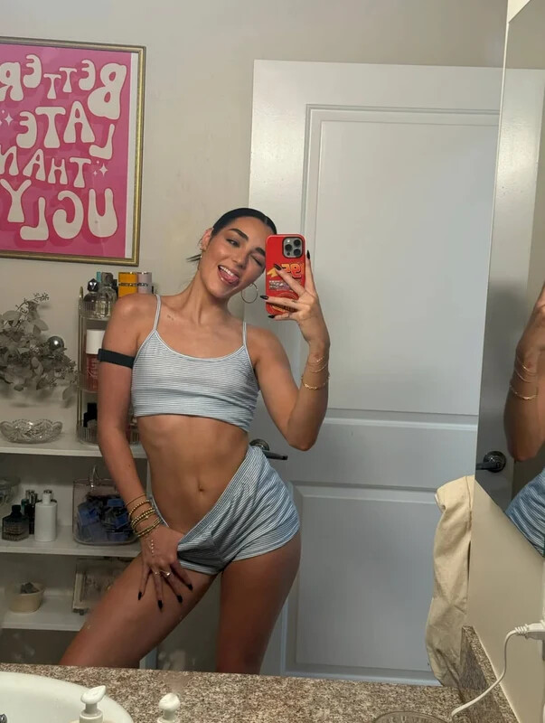 Indiana Massara nude photo 3