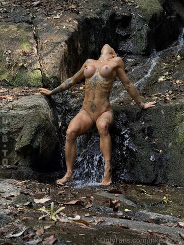 Inkedbody Hot (2 photos)