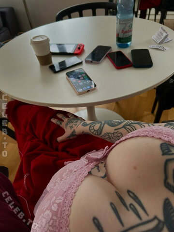 InkedSophiie photo 3