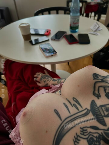 InkedSophiie photo 5