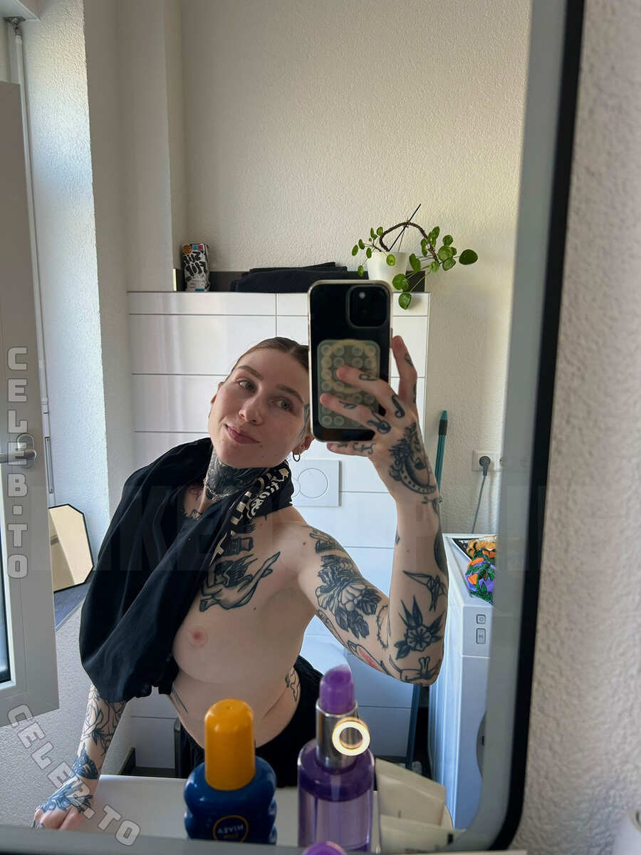 InkedSophiie nude photo 8