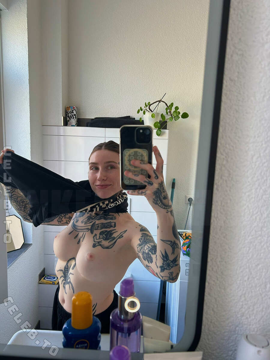 InkedSophiie nude photo 9