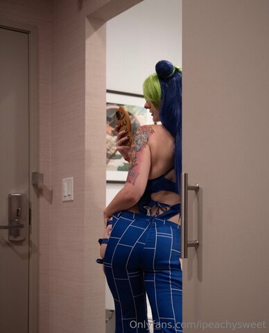 ipeachysweet Hot (1 photo)