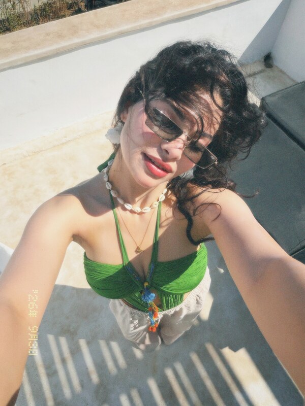 Irem Avci nude photo 3