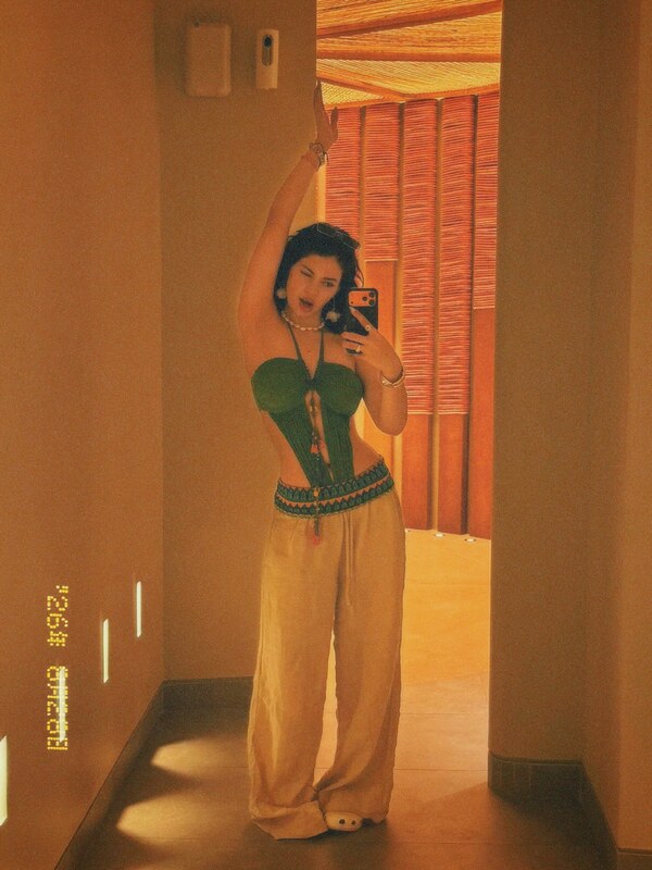 Irem Avci nude photo 4