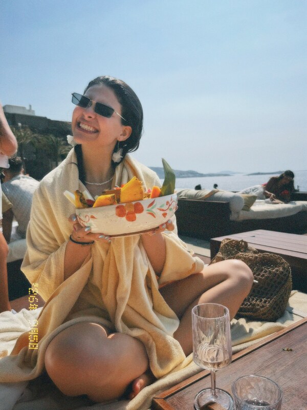 Irem Avci nude photo 9