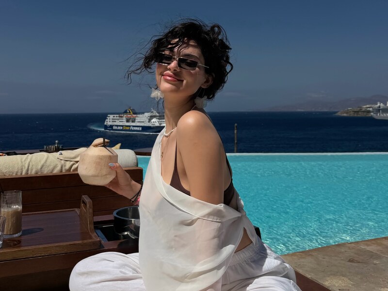 Irem Avci nude photo 3