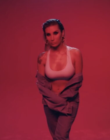 Irem Derici nude photo 13
