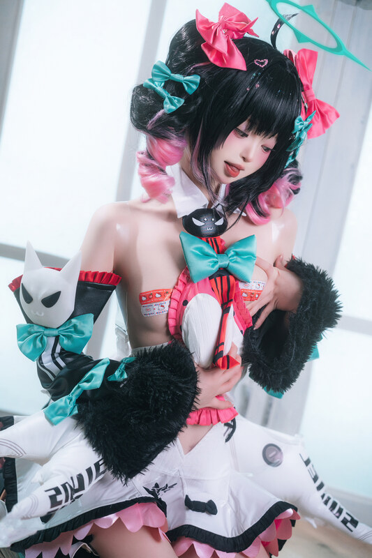 Iri nude photo 7