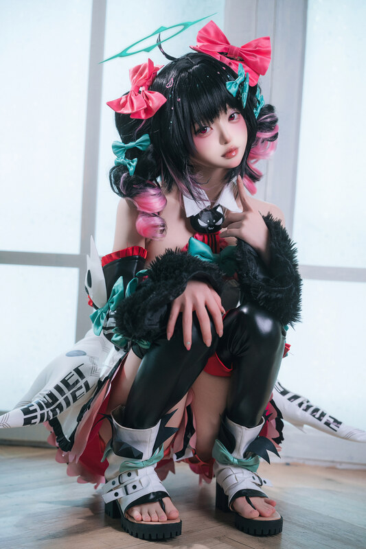 Iri nude photo 9