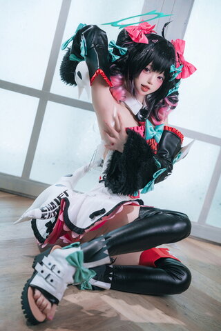 Iri nude photo 8