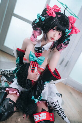 Iri nude photo 6