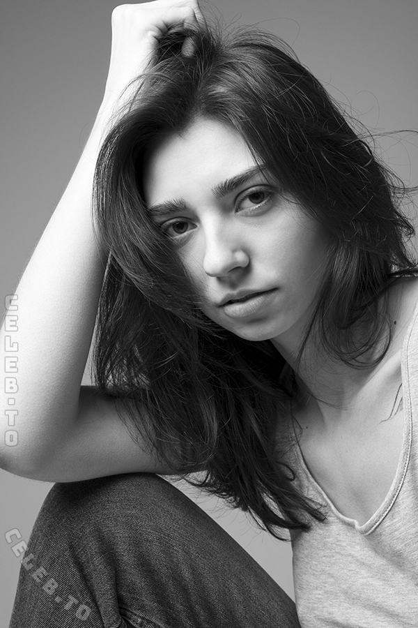 Irina Lozovaya nude photo 2