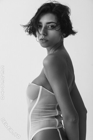 Irina Lozovaya nude photo 6