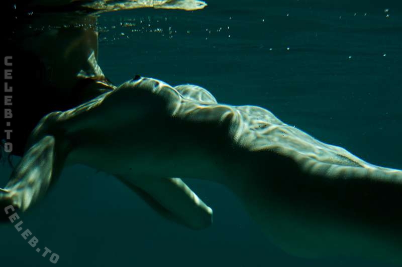 Irina Lozovaya nude photo 4