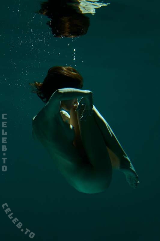 Irina Lozovaya nude photo 13