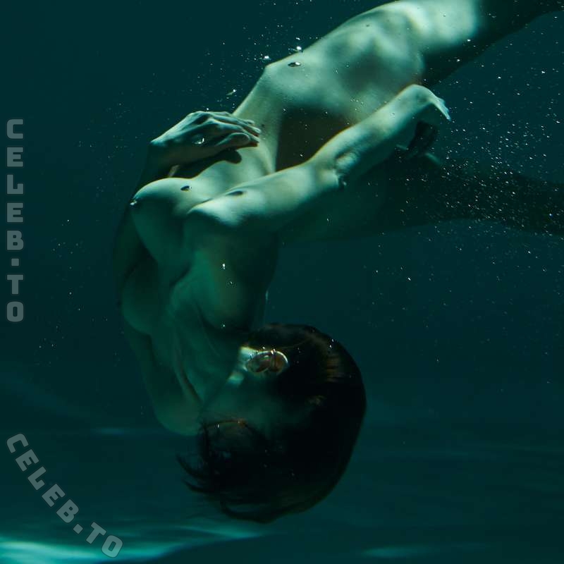Irina Lozovaya nude photo 20