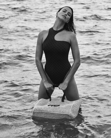 Irina Shayk nude photo 6