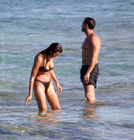 Irina Shayk nude photo 105