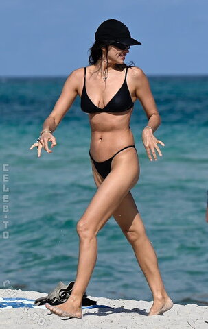 Irina Shayk nude photo 160