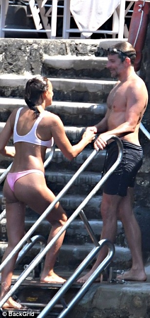 Irina Shayk nude photo 8
