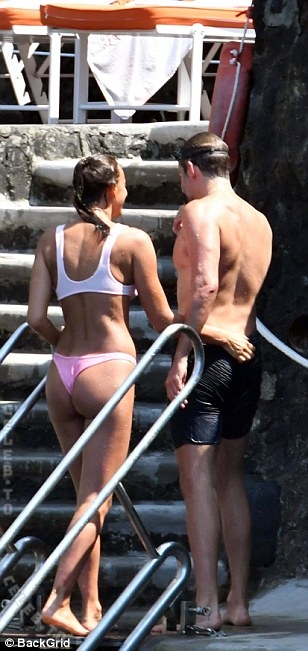 Irina Shayk nude photo 11