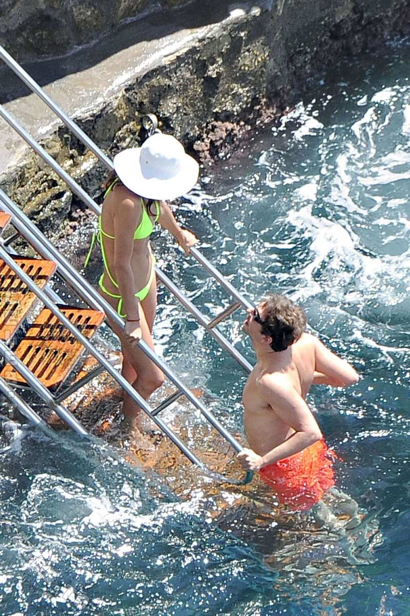 Irina Shayk nude photo 20