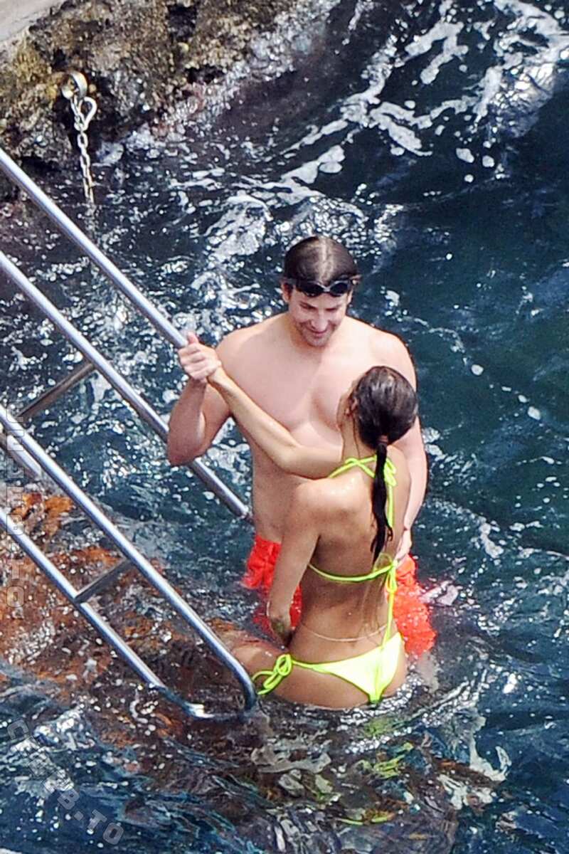 Irina Shayk nude photo 24
