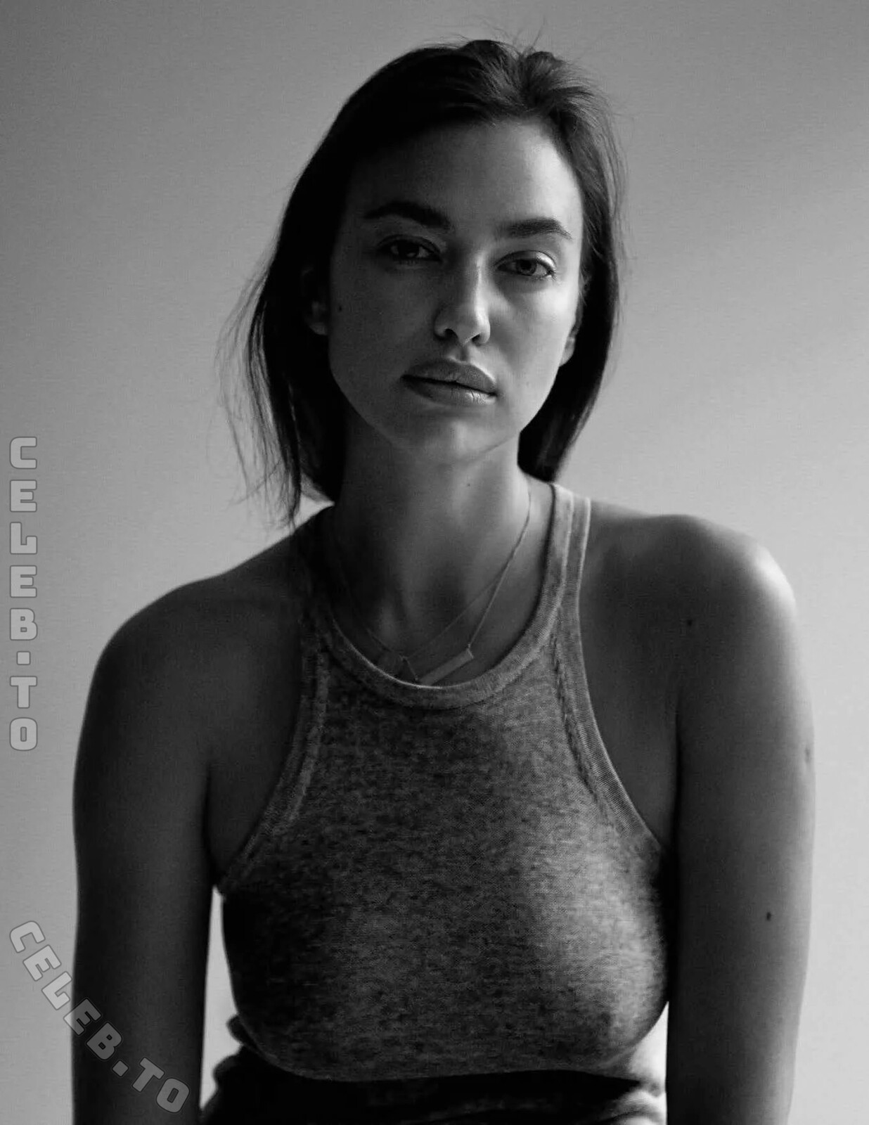 Irina Shayk nude photo 8