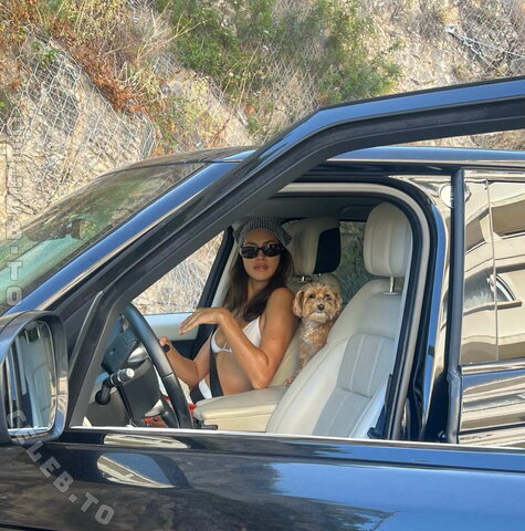 Irina Shayk – Holiday mail from France