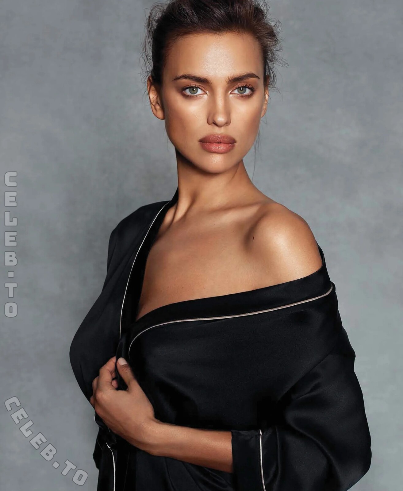 Irina Shayk nude photo 7