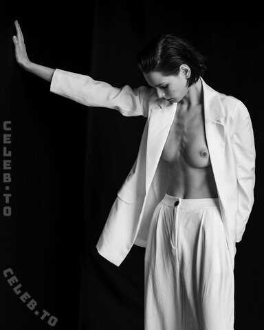 Irina Telicheva nude photo 31