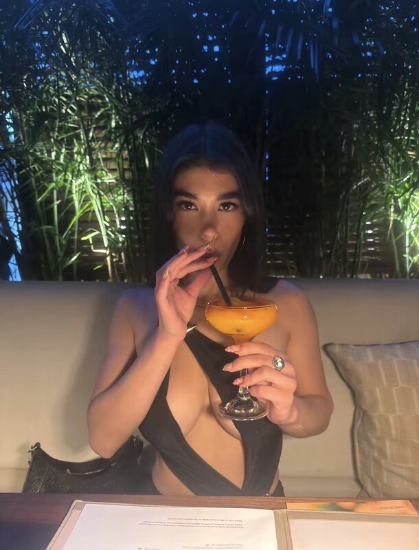 Iris Avci nude photo 5