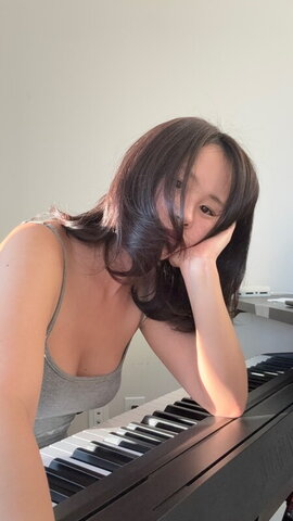 Iris Biidan nude photo 11