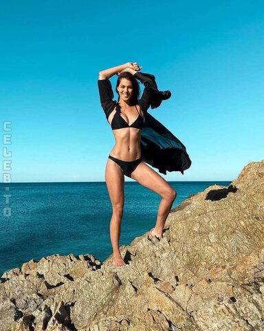Iris Mittenaere nude