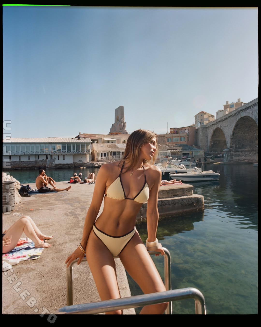 Iris Mittenaere nude photo 15
