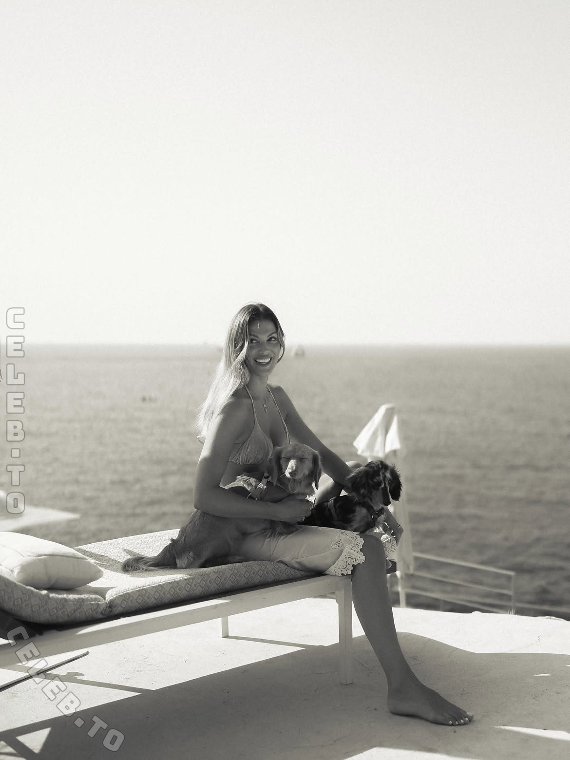 Iris Mittenaere nude photo 5