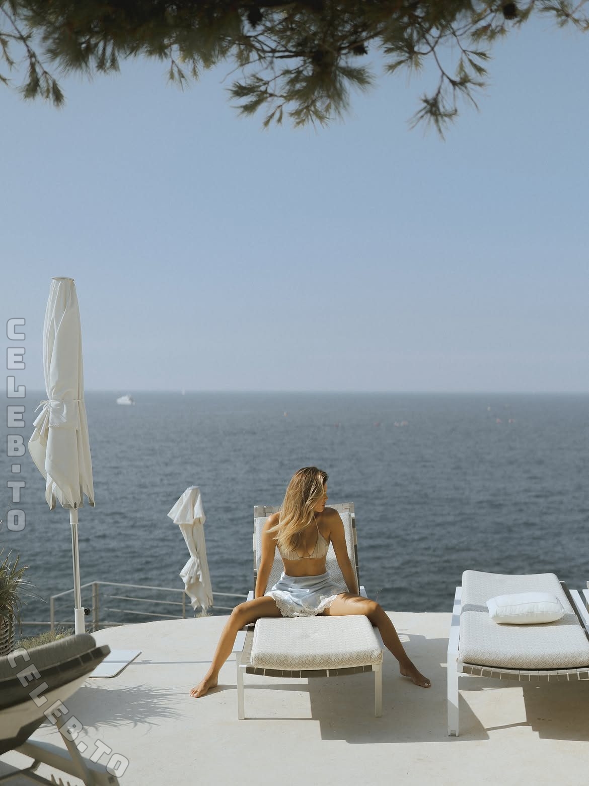 Iris Mittenaere nude photo 6