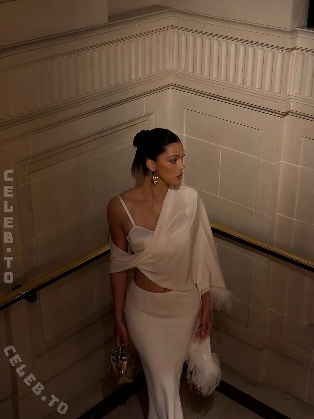 Iris Mittenaere nude photo 5