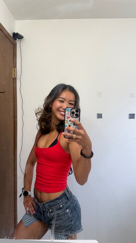 Iris Yang nude photo 7