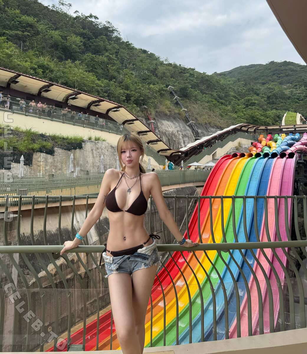 Irissiri129 nude photo 3