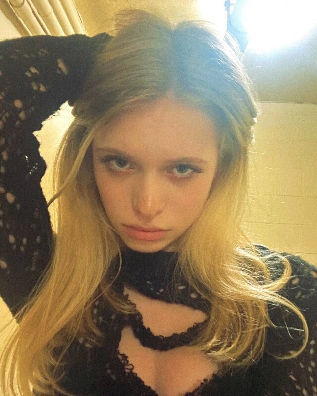 iris_sisto nude photo 7